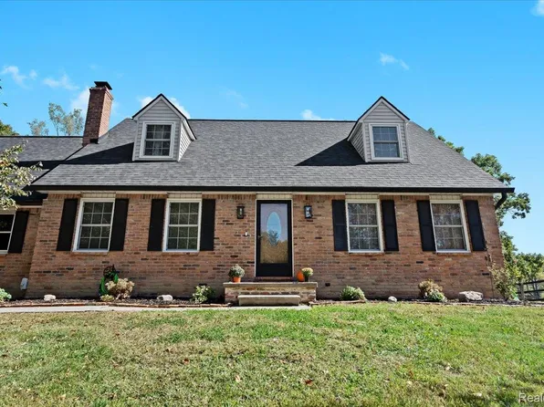 150 Brighton Rd, Howell, MI 48843