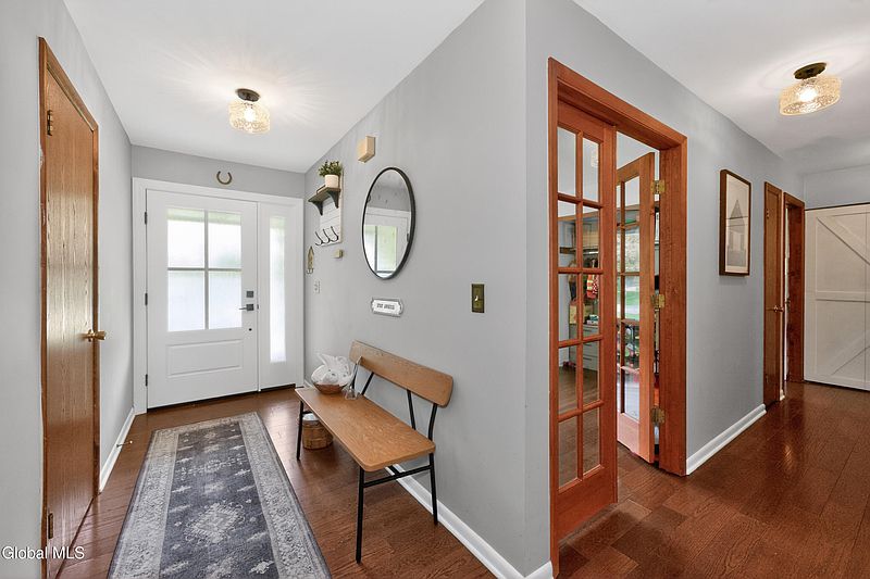 2nd image of 606 Top Ridge Drive
