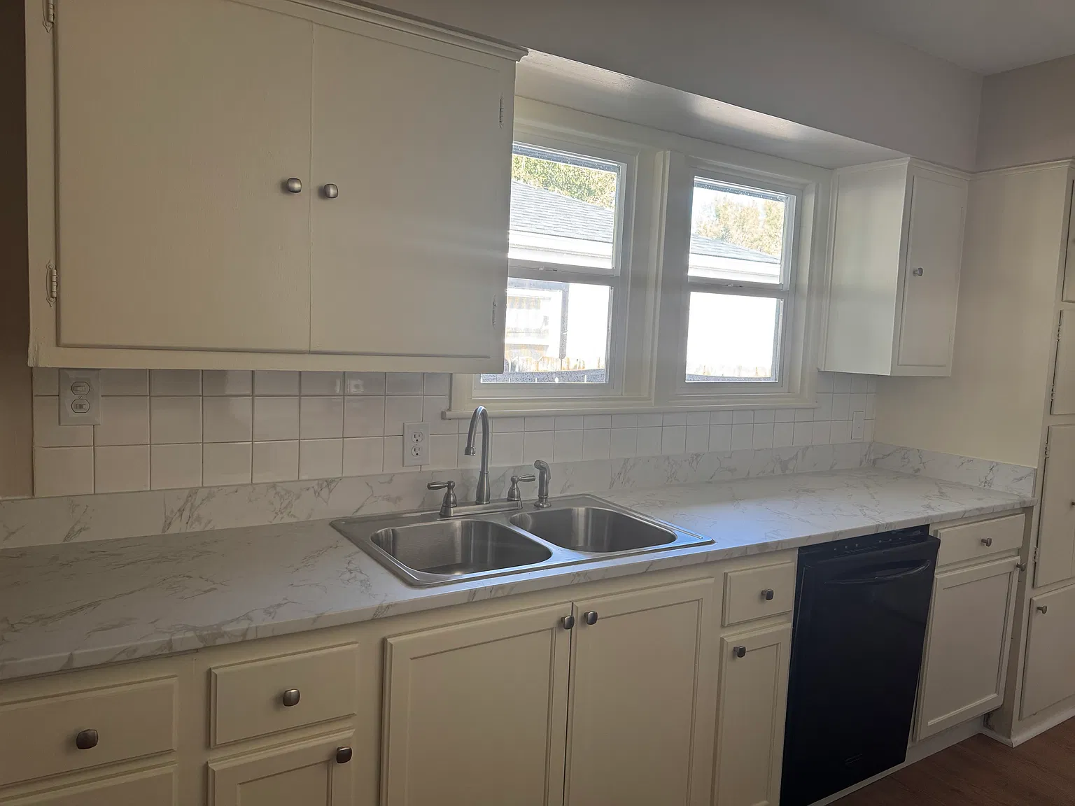 3 bed, $1,350 — Photo 4