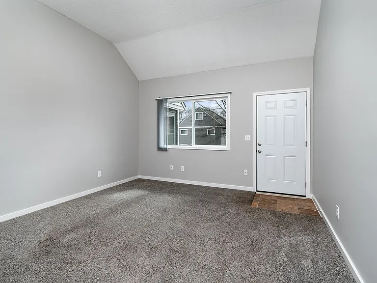 Bay Valley Harbor Apartments — Photo 46