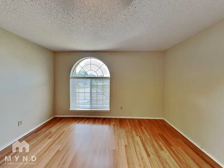 3205 Meadowview Dr — Photo 20