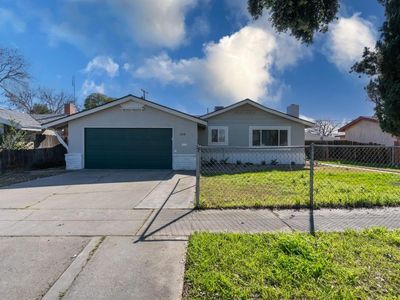 2238 E Holland Ave, Fresno, CA, 93726