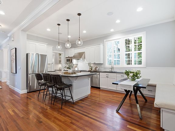 5th image of 144 Leonard St