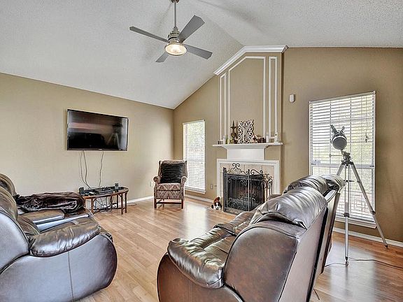 5th image of 16314 Rockgate Dr