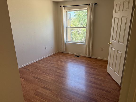 4th image of 424 Tennessee St NE APT C
