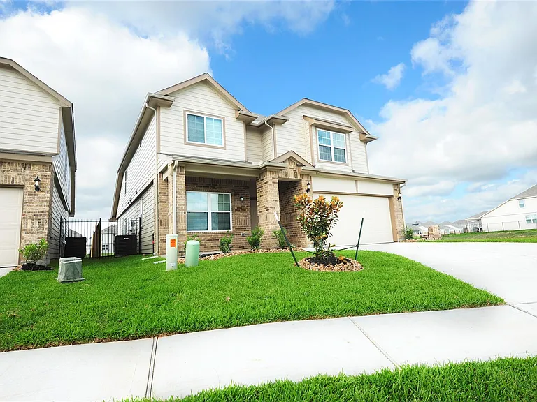 24735 Allori Ct — Photo 2