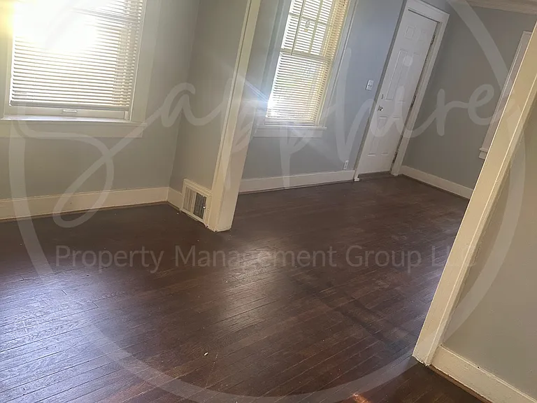 2404 E 67th Ter — Photo 6