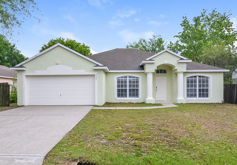 903 Bonneville Ln