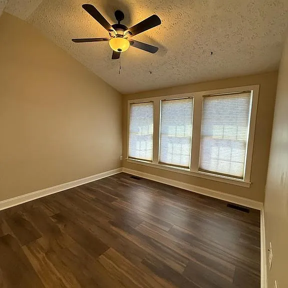 1064 Jeanett Way — Photo 9