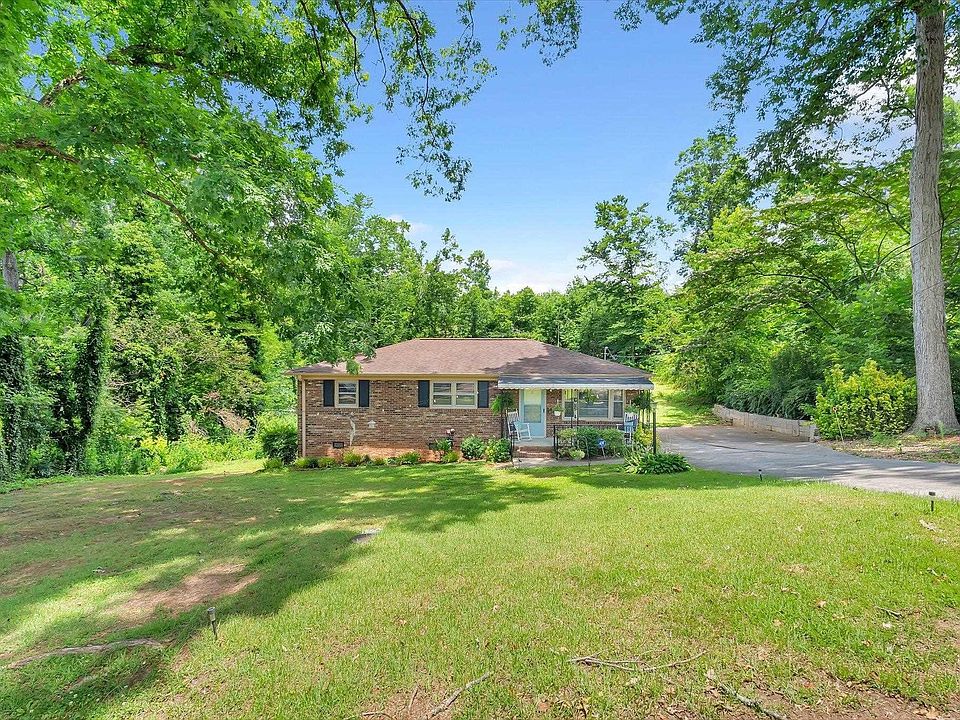1st image of 16 Theodore Cir