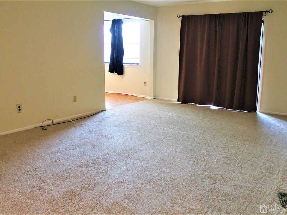 512 Sharon Garden Ct Woodbridge NJ Zillow