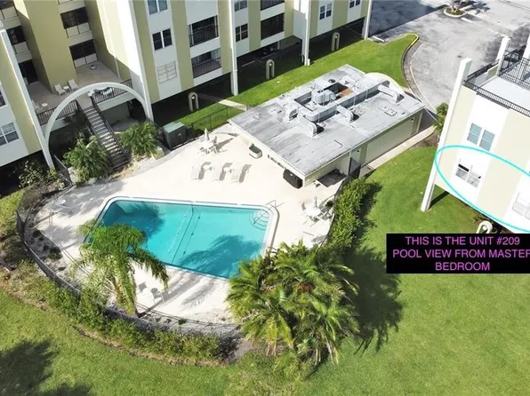 4681 1st St NE, Saint Petersburg, FL