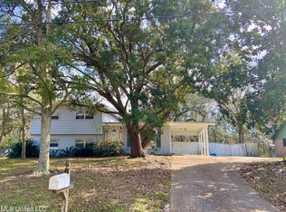 3144 Soundview Dr, Gautier, MS 39553