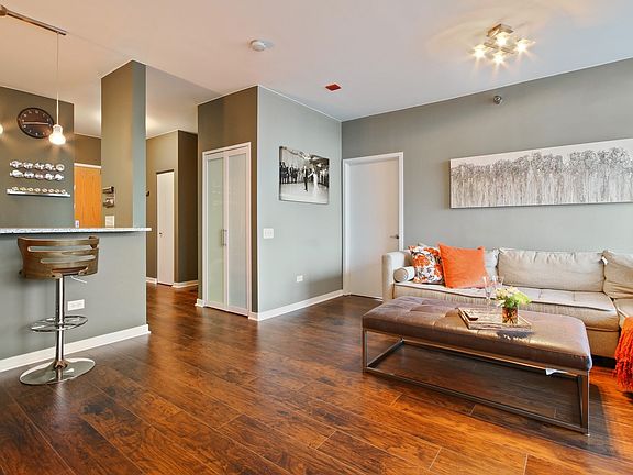 2nd image of 757 N Orleans St APT 1010