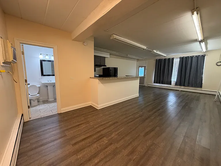 3956 N Oconto Ave — Photo 7