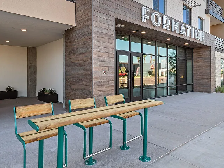 Formation — Photo 31