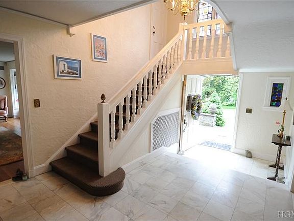 Gracious Entry Foyer