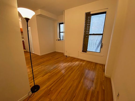 2nd image of 214 W 92nd St APT 3F