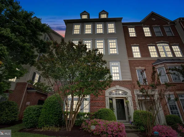 632 Pelican Ave #632, Gaithersburg, MD 20877