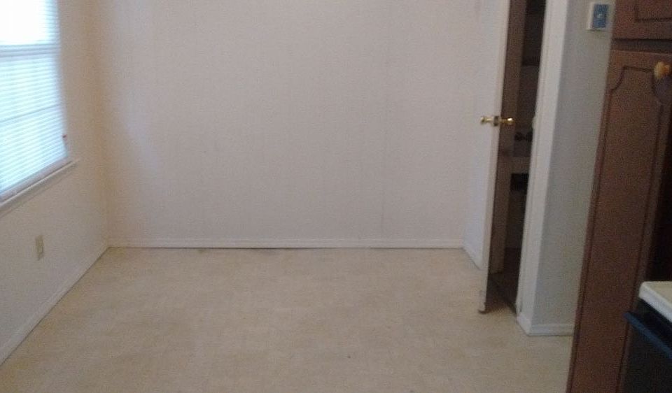 1st image of 125 E Maine Ave