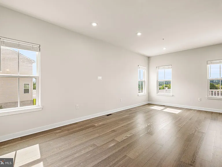 220 Chase Dr — Photo 13