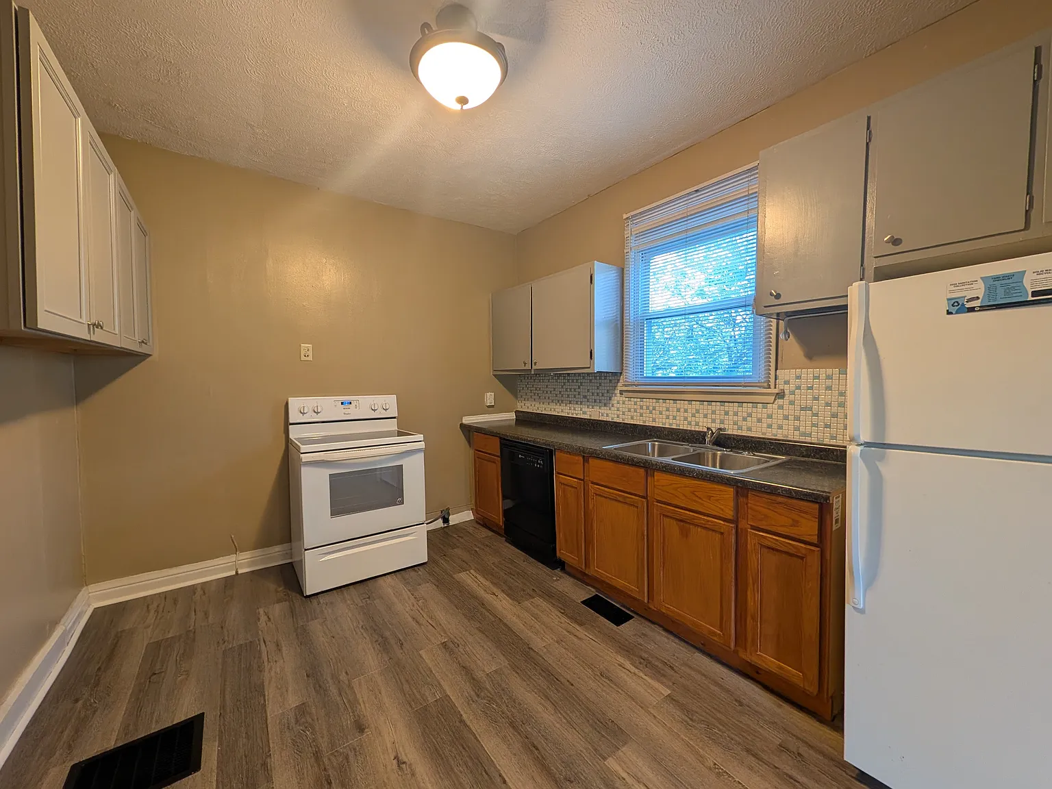 1 bed, $800 — Photo 2