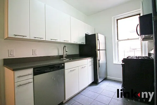 Rented by Link NY Realty | media 46