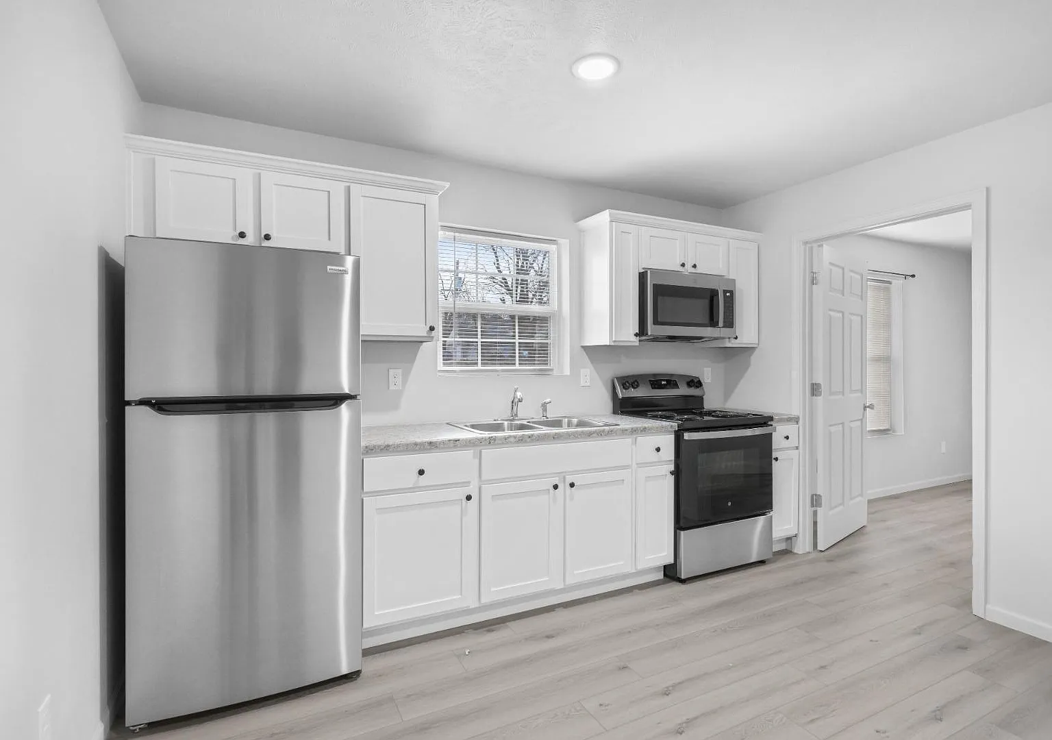 634 N Main - 8 — Photo 3