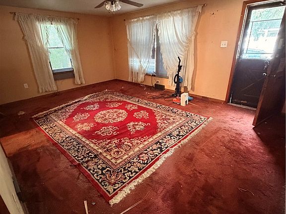 5th image of 329 Highland Ave