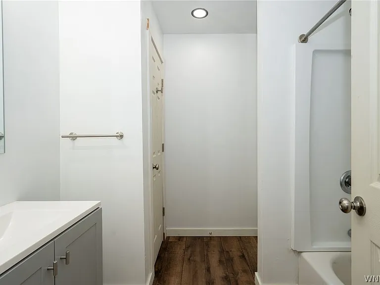 2335 Main St — Photo 12