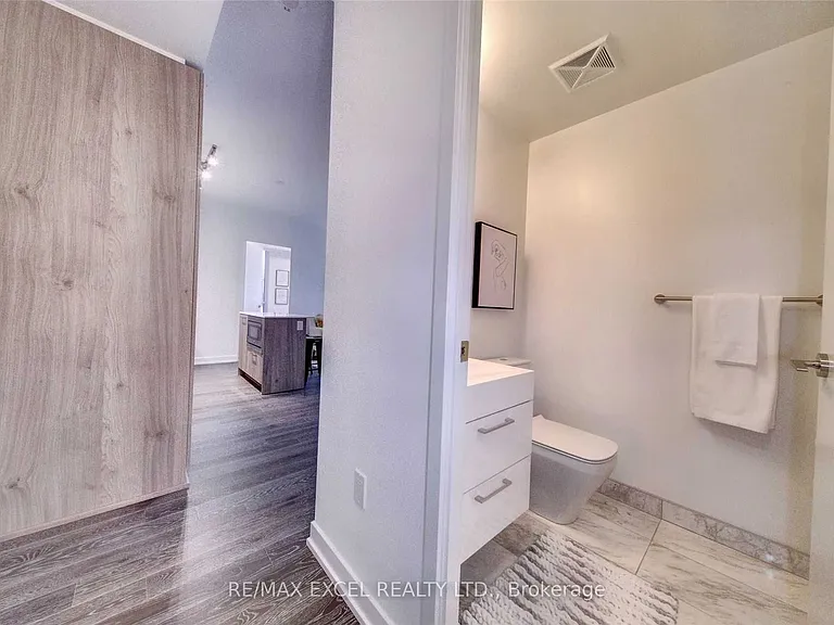 1 Yorkville Ave #3402 — Photo 15