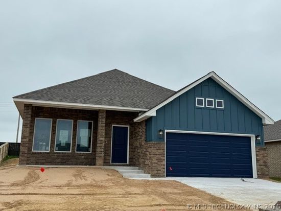 206 S 26th St, Collinsville, OK 74021