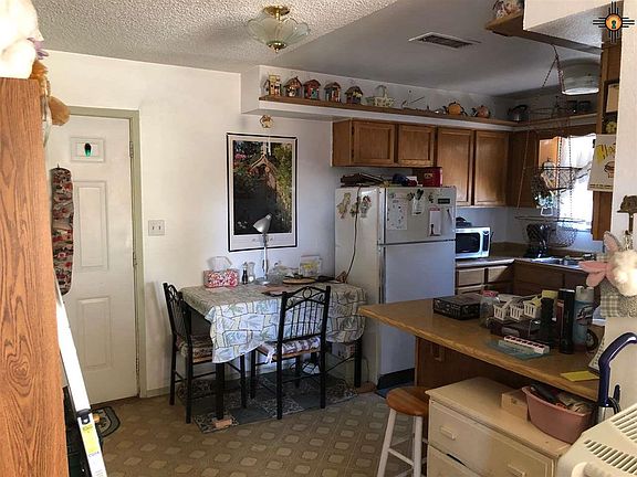 3rd image of 4712 Adobe Dr