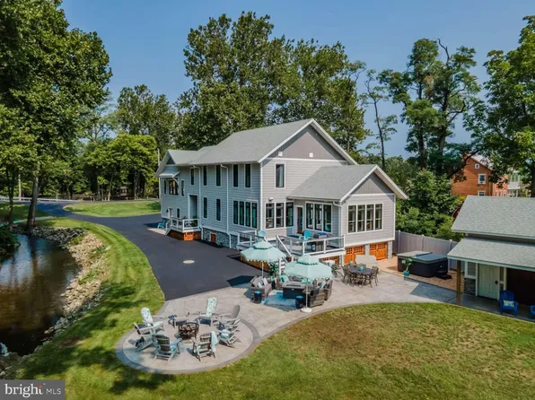 1387 Leidigh Dr, Boiling Springs, PA 17007