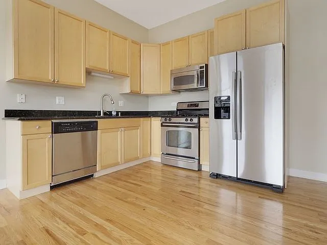 2120 W Washington Blvd #406