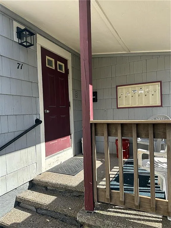 Building Photo - 71 Hamlet Ave #3R