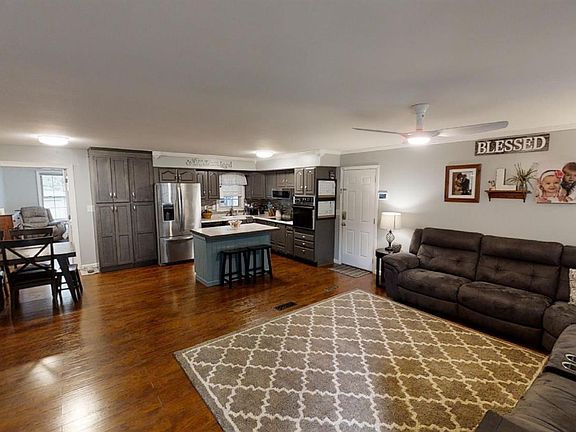 3rd image of 1609 Gayle Dr
