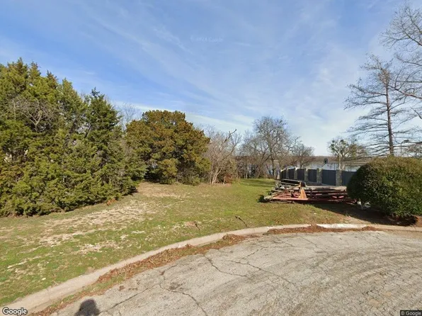 1513 Lakeview Ct, Granbury, TX 76048