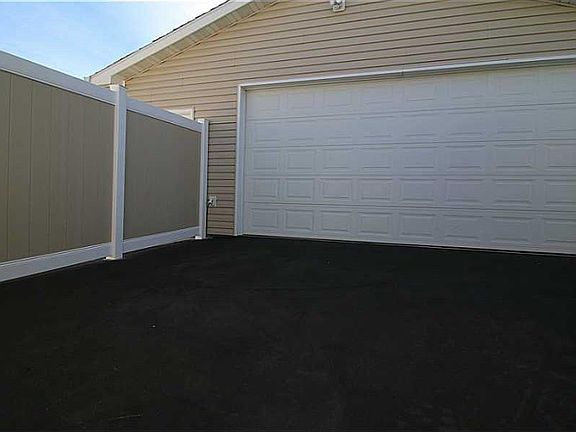 4th image of 3138 Stillwater Dr