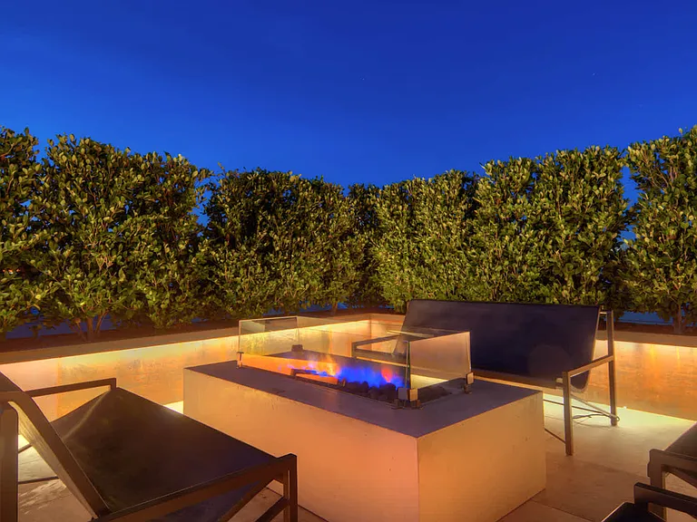 Rooftop Lounge