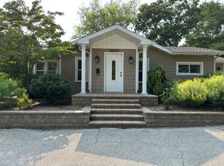 1409 Miller Dr, Saint Joseph, MI 49085