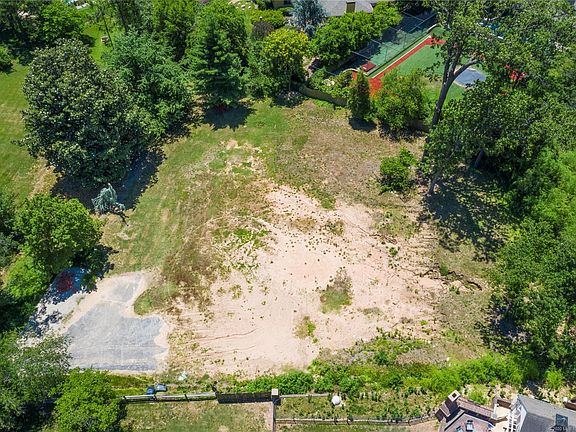 3rd image of 3810 S Terwilleger Blvd E