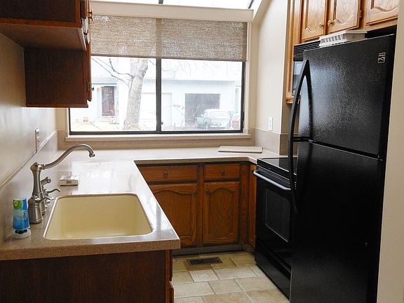 4th image of 2509 Garfield Ct