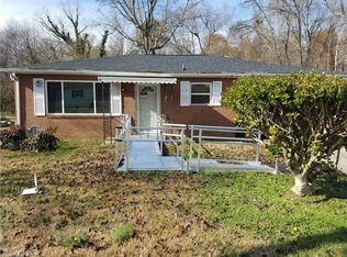 803 Douglas Dr, Thomasville, NC 27360