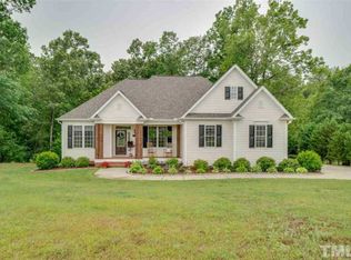 40 Wyndham Place Dr, Fuquay Varina, NC 27526