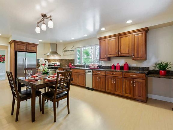 5th image of 645 Chapman Dr