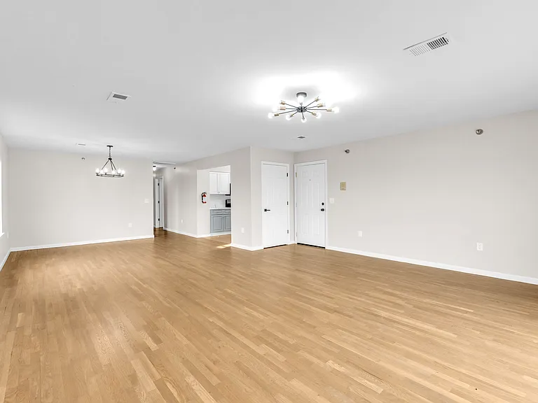 15-17 Wharton St #3 — Photo 3