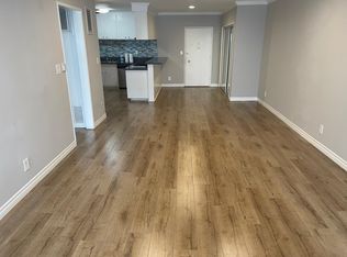 711 Westmount Dr #303, West Hollywood, CA 90069