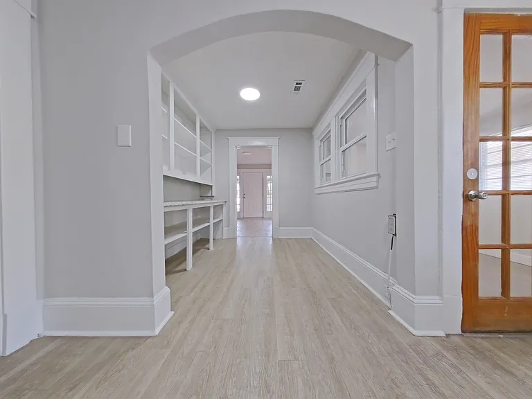 1105 Adams St — Photo 4