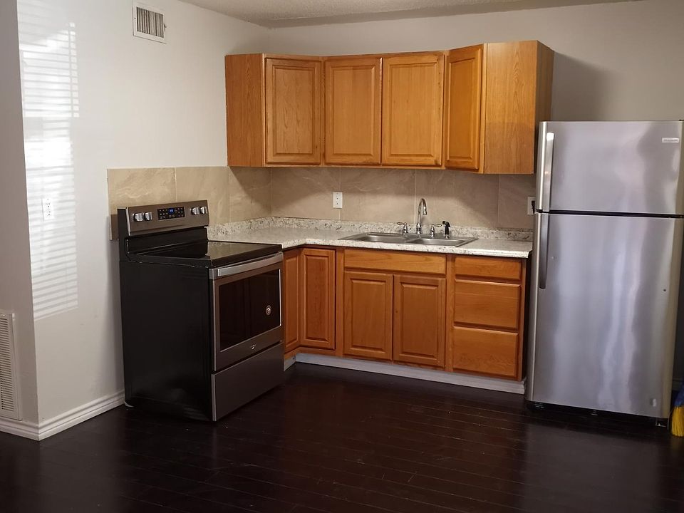 1st image of 407 Bremser Dr